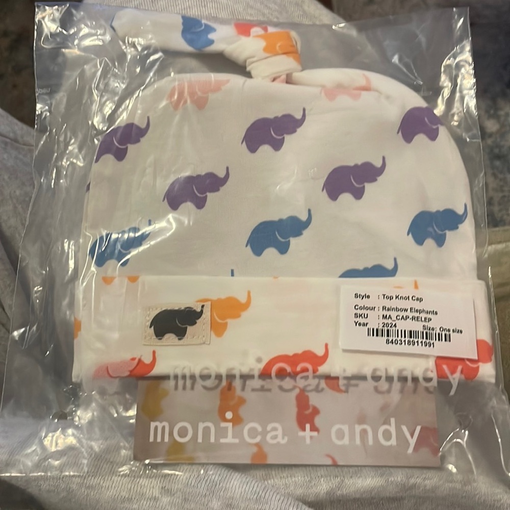 Monica + Andy The Knot Cap_NWT